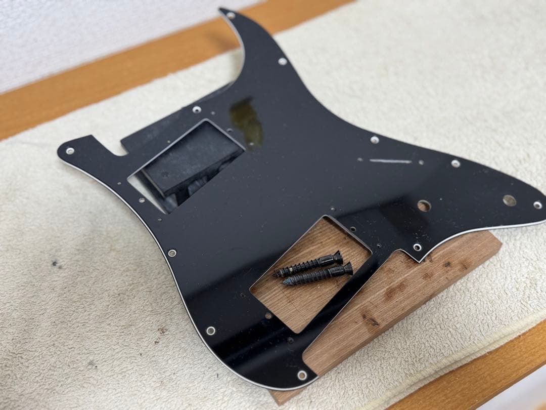 Fernandes FST-65ボディ使用改造品　FRT1000 ディマジオ搭載