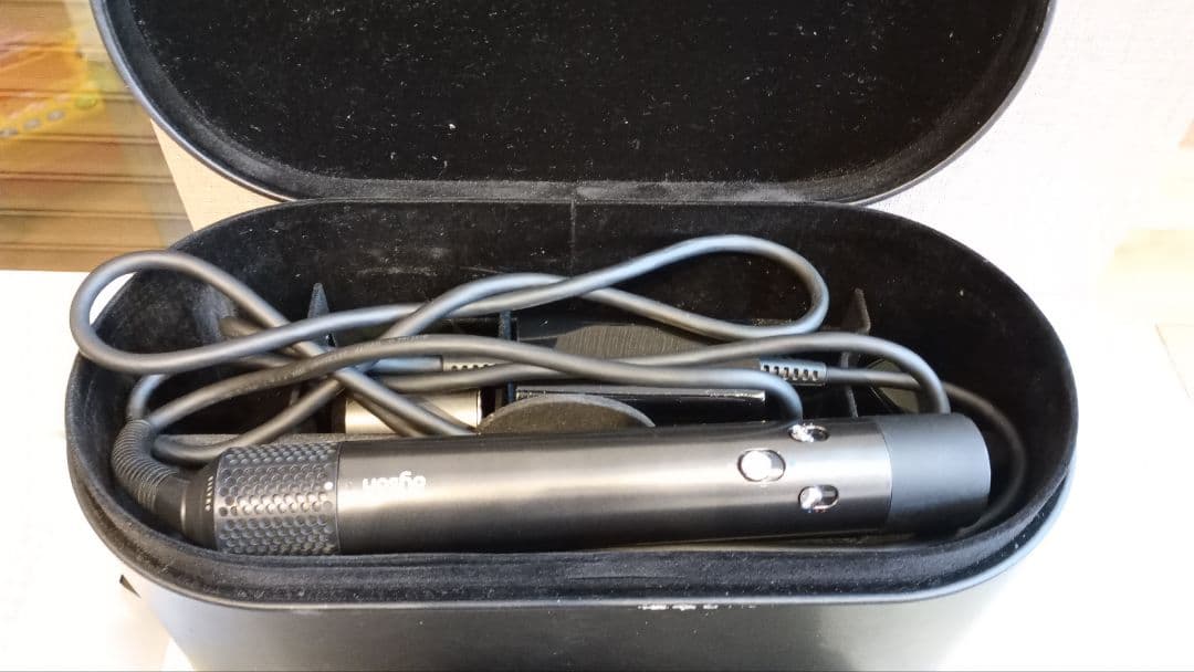 Dyson Airwrap スタイリングセット　トラベリングバッグつき