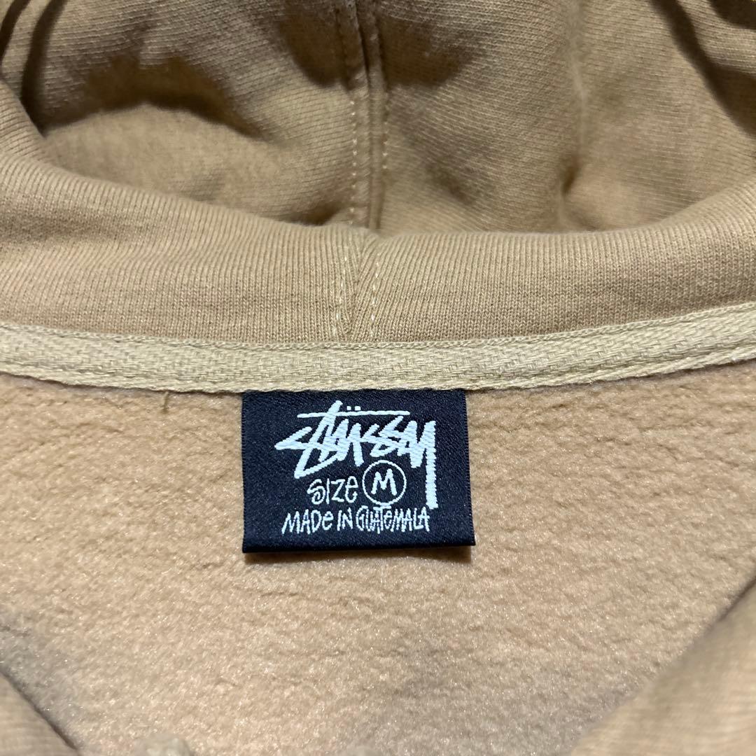 【即完売モデル】ステューシー☆センター刺繍ロゴ　人気デザイン　パーカー