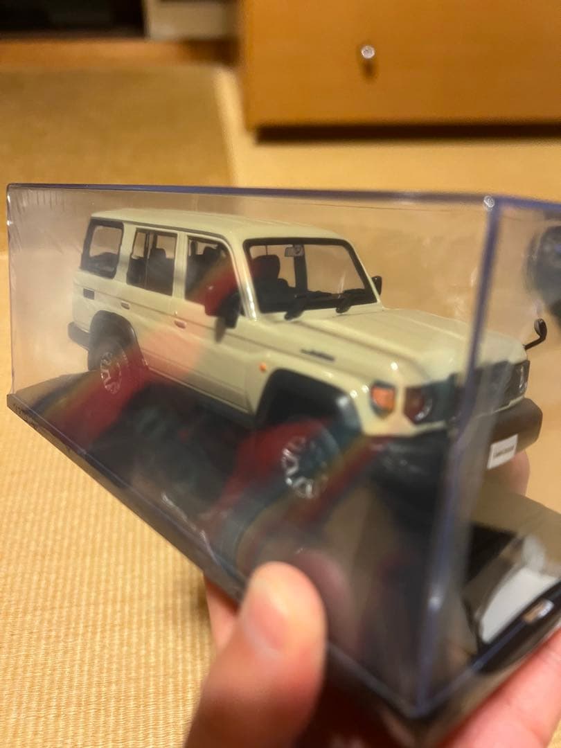 【非売品】トヨタ ランドクルーザー 1/43 ミニカー ベージュ