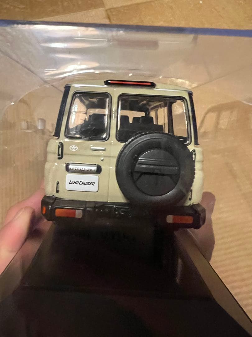 【非売品】トヨタ ランドクルーザー 1/43 ミニカー ベージュ