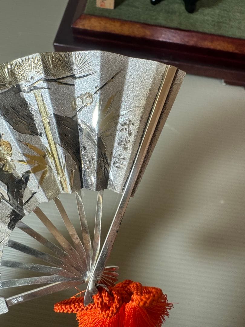 2726 武比古作 純銀　松竹梅　扇　置物　ガラスケース付