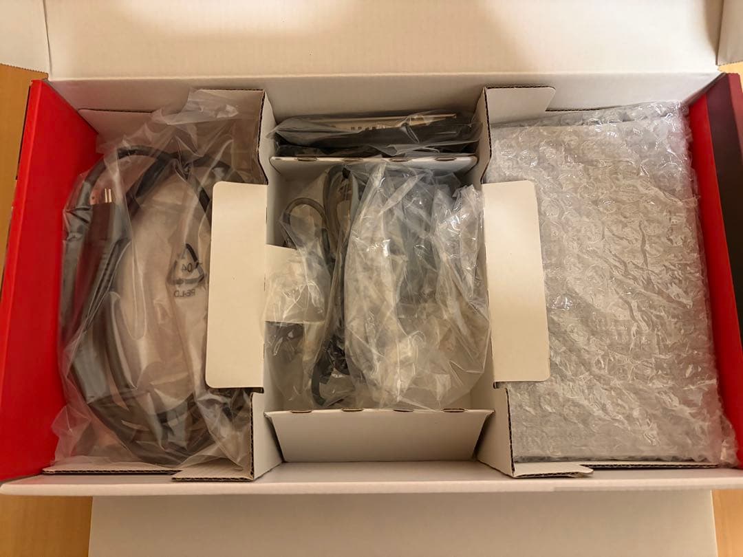 Nintendo Switch 本体 & キャリングケース