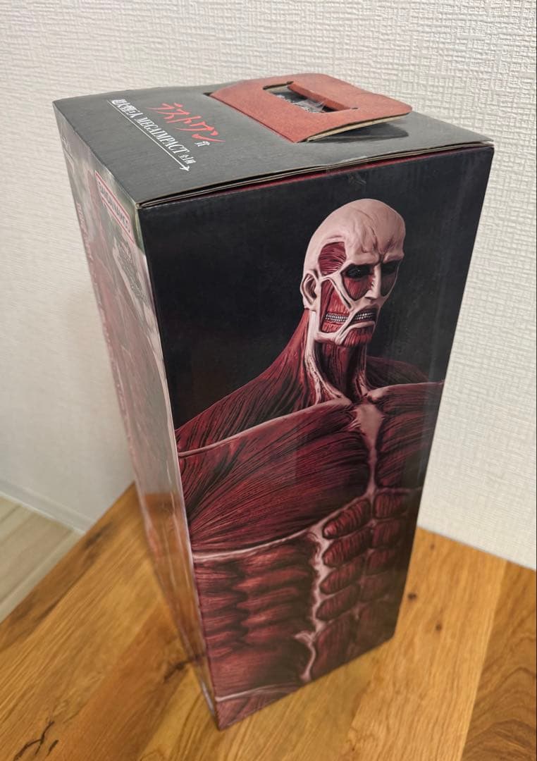 進撃の巨人 一番くじ ラストワン 超大型巨人フィギュア