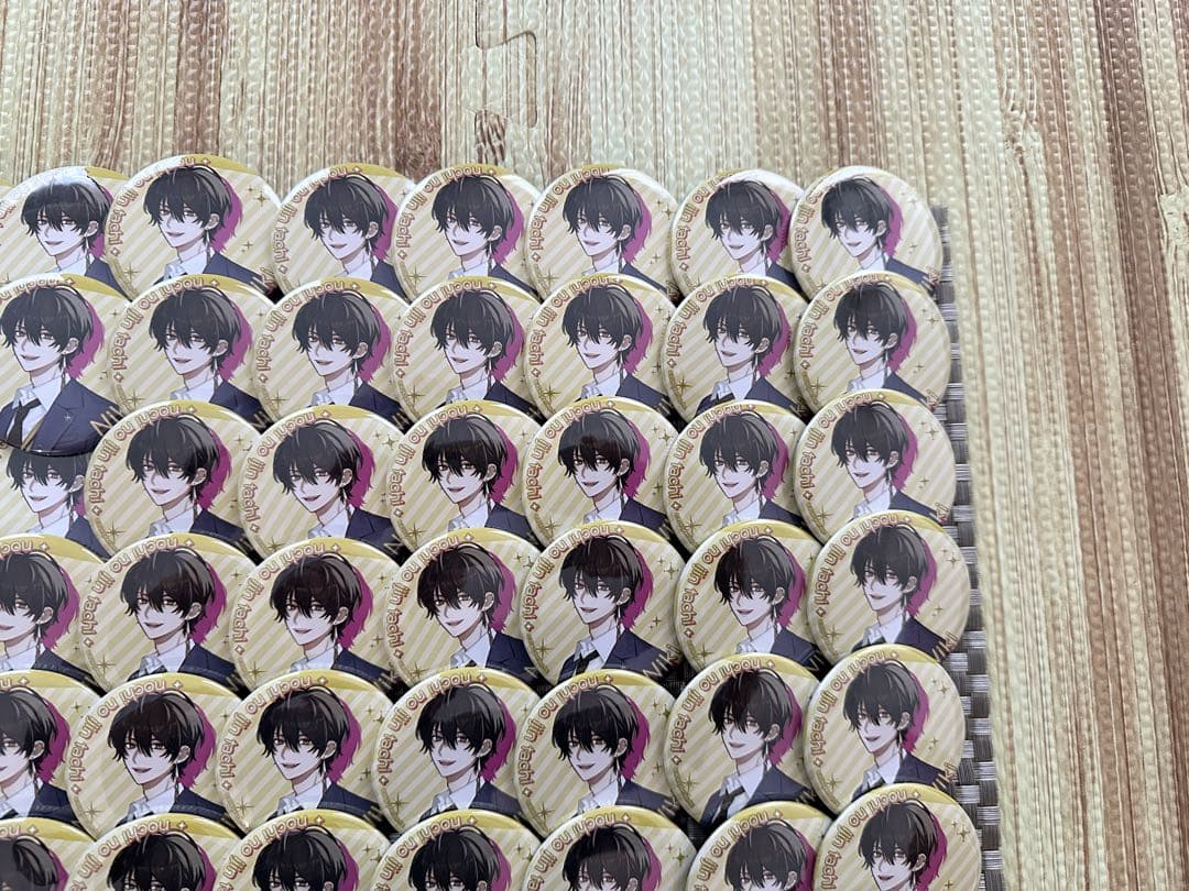 女子研究大学　 ニキ 大人教缶バッジ80個