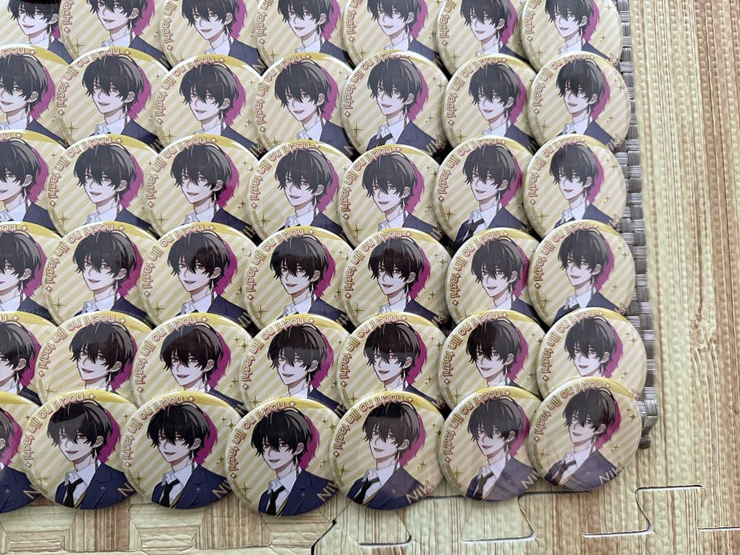 女子研究大学　 ニキ 大人教缶バッジ80個