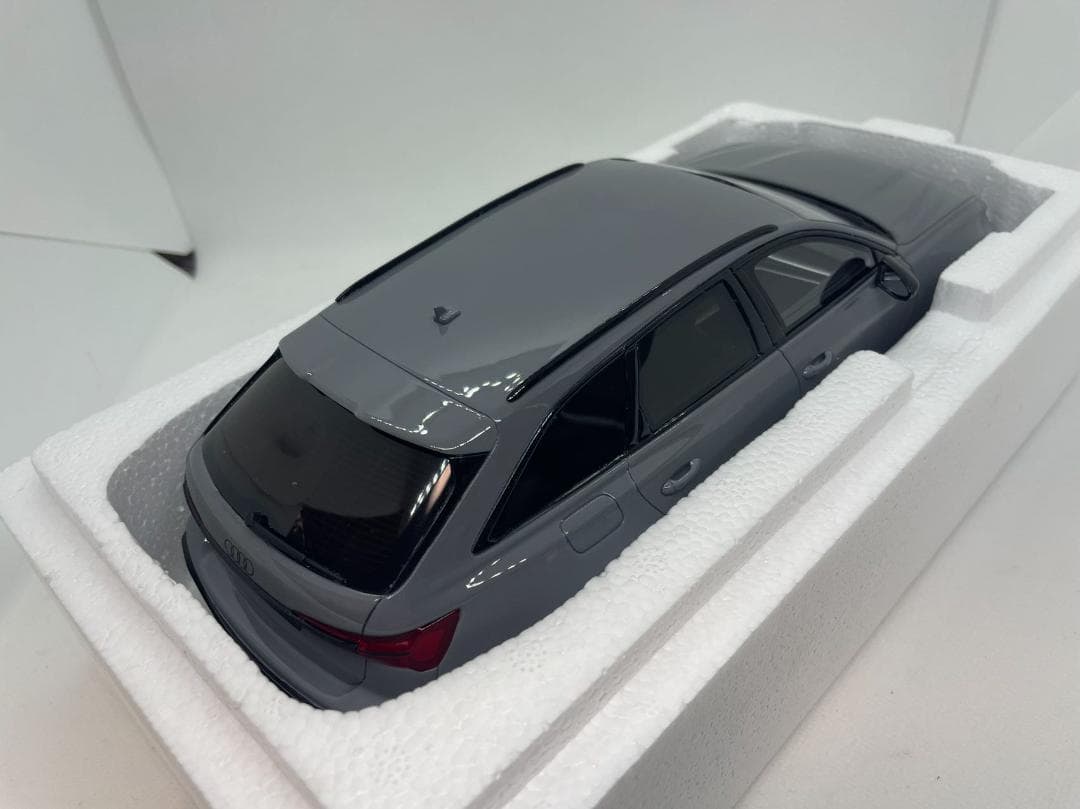 701-016 GT-Spirit 1/18 アウディ RS6 C8 AVANT