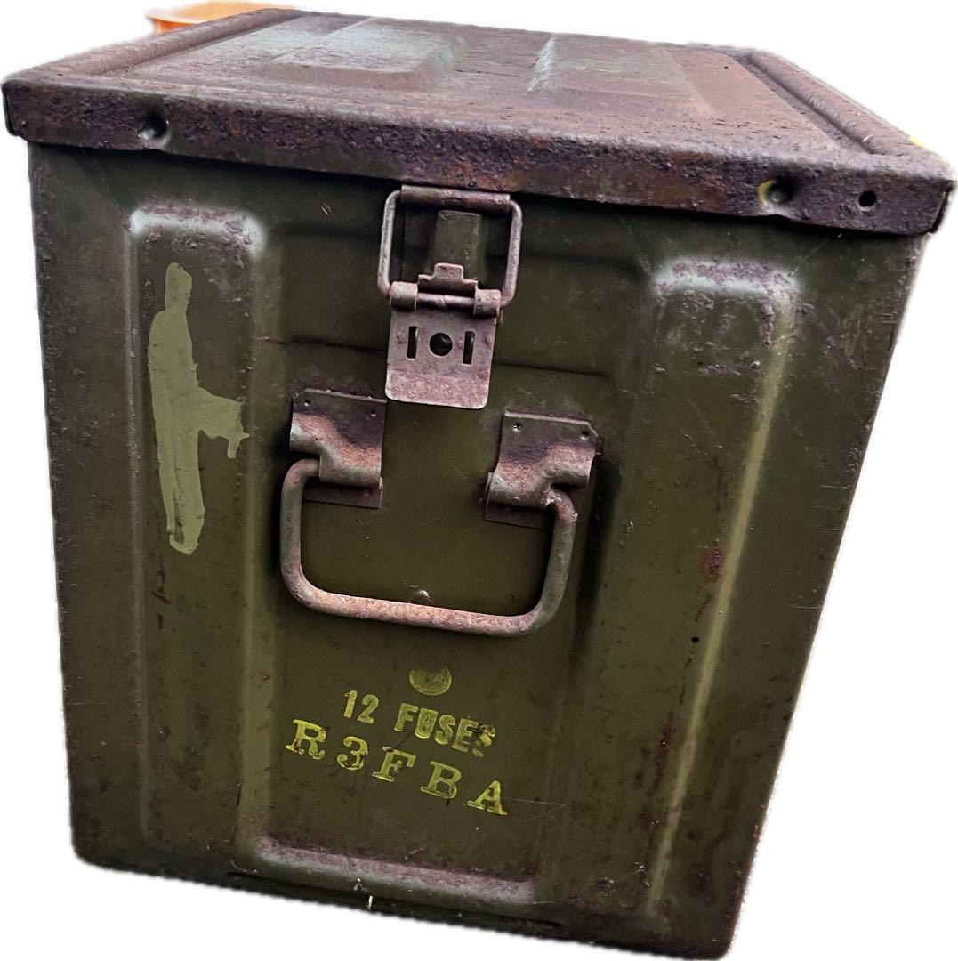 m*n様 【希少】米軍特大アモ缶1940年代R3FBA 弾薬箱 12 FUSES