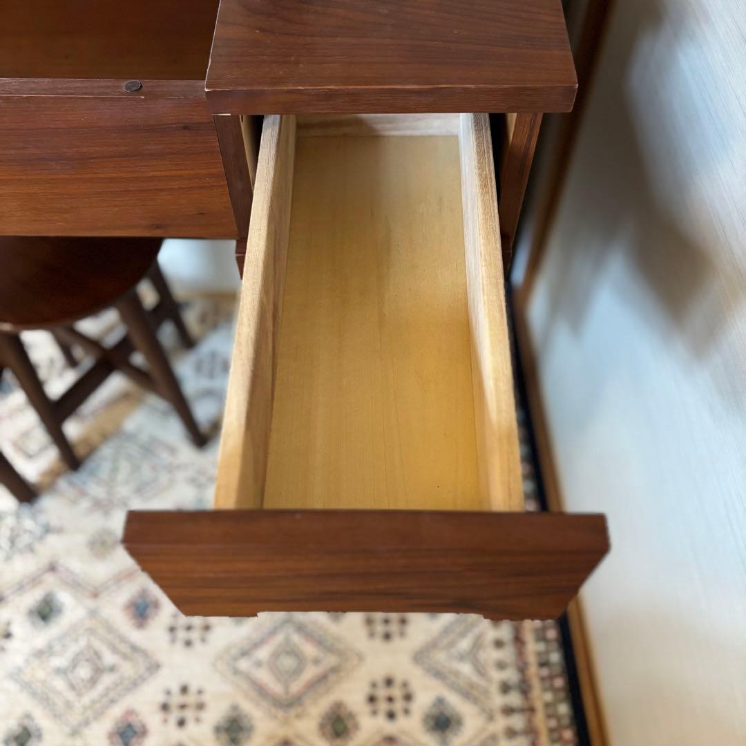 木製シンプルモダンドレッサー