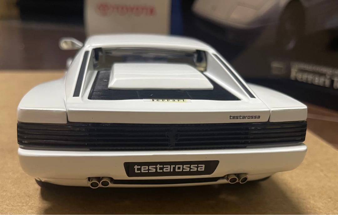 ミニカー Ferrari Testarossa 1984