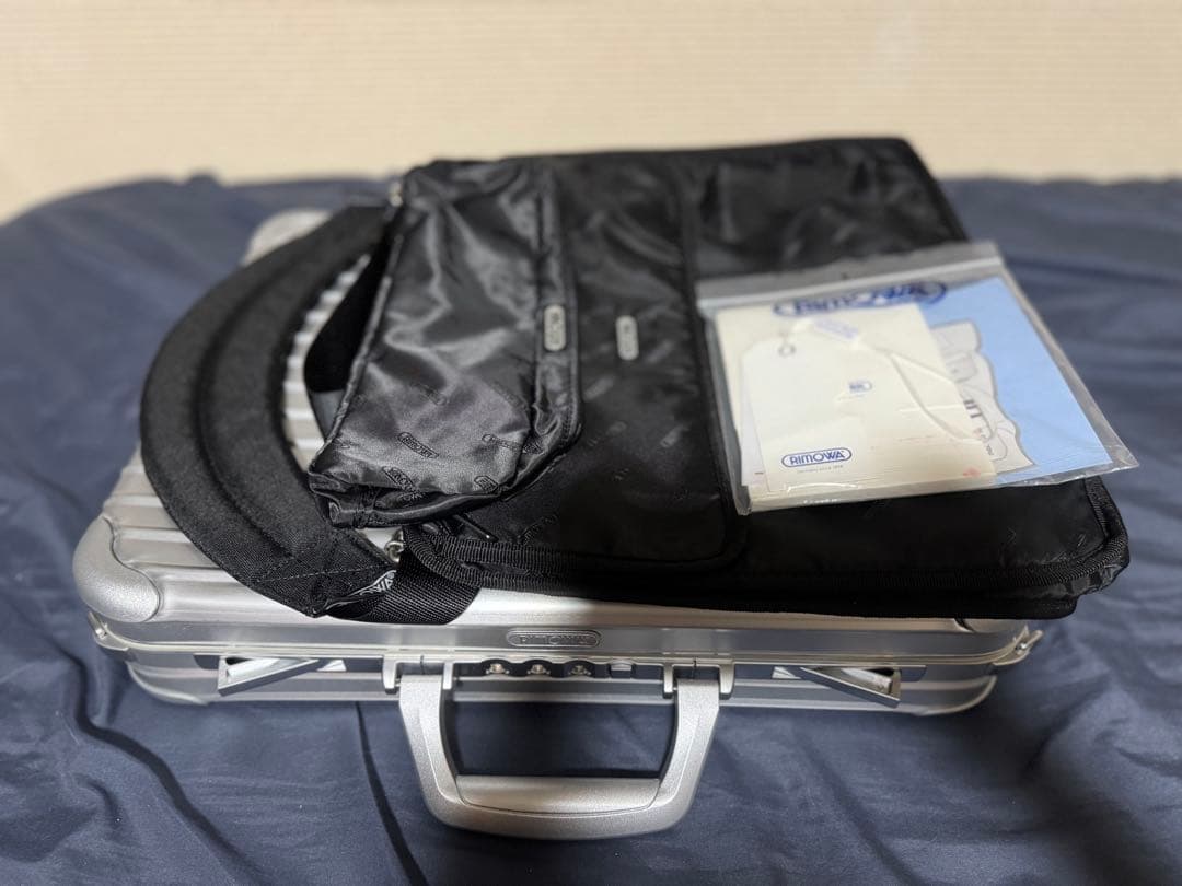 リモワrimowaアタッシュケース未使用