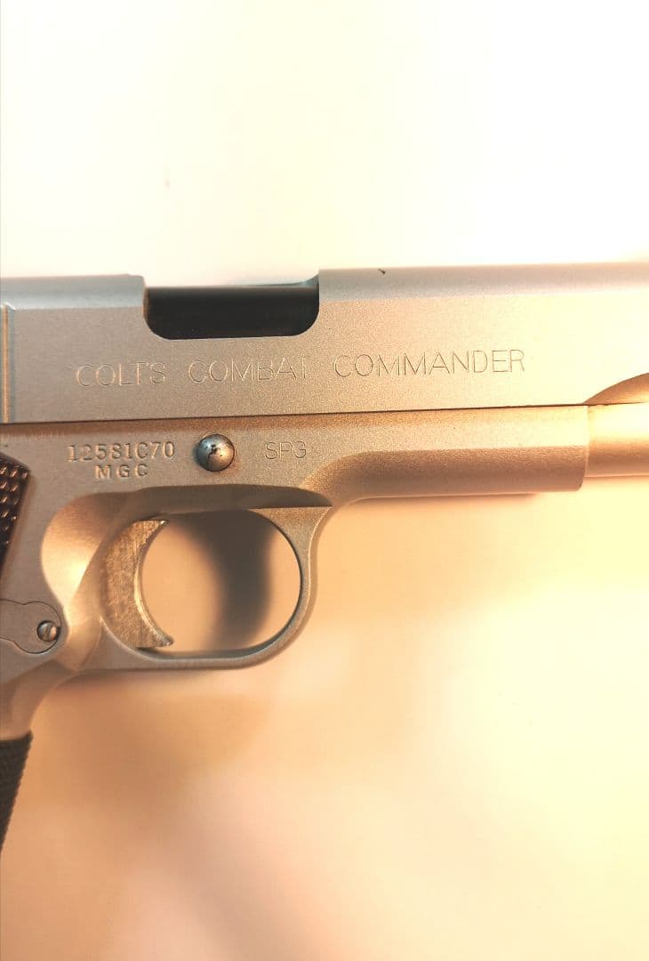 MGC コルトコンバット コマンダー 樹脂製モデルガン マットシルバー