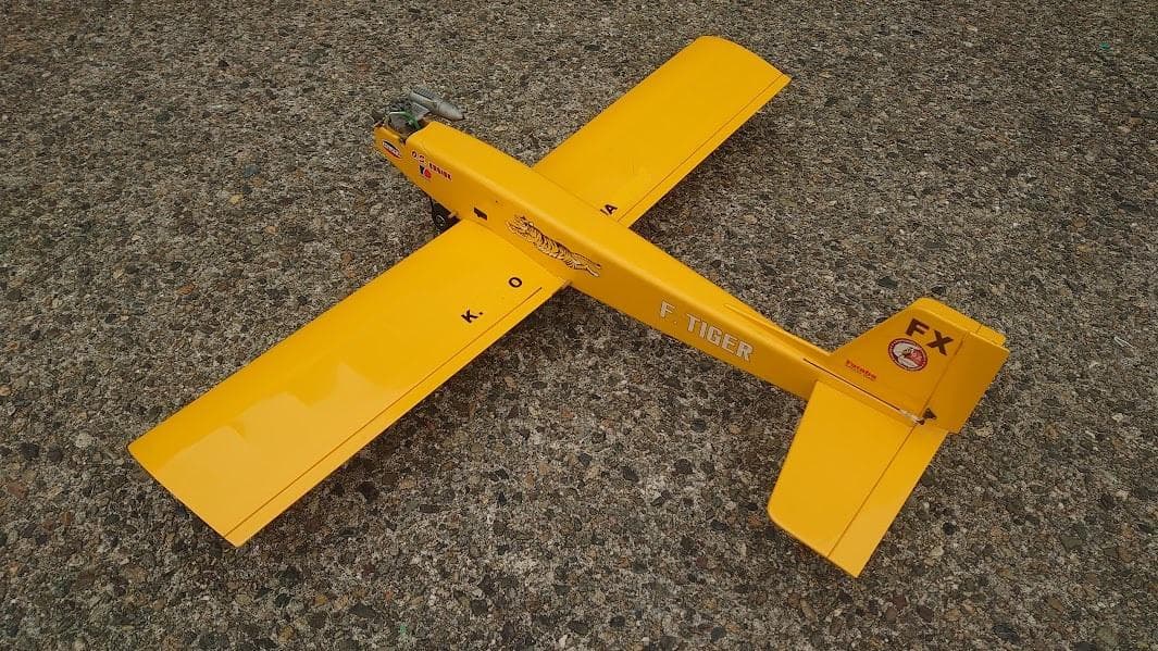 ★生田無線ラジコン飛行機　低翼フライングタイガー　ＯＳ25エンジン別途　発送可