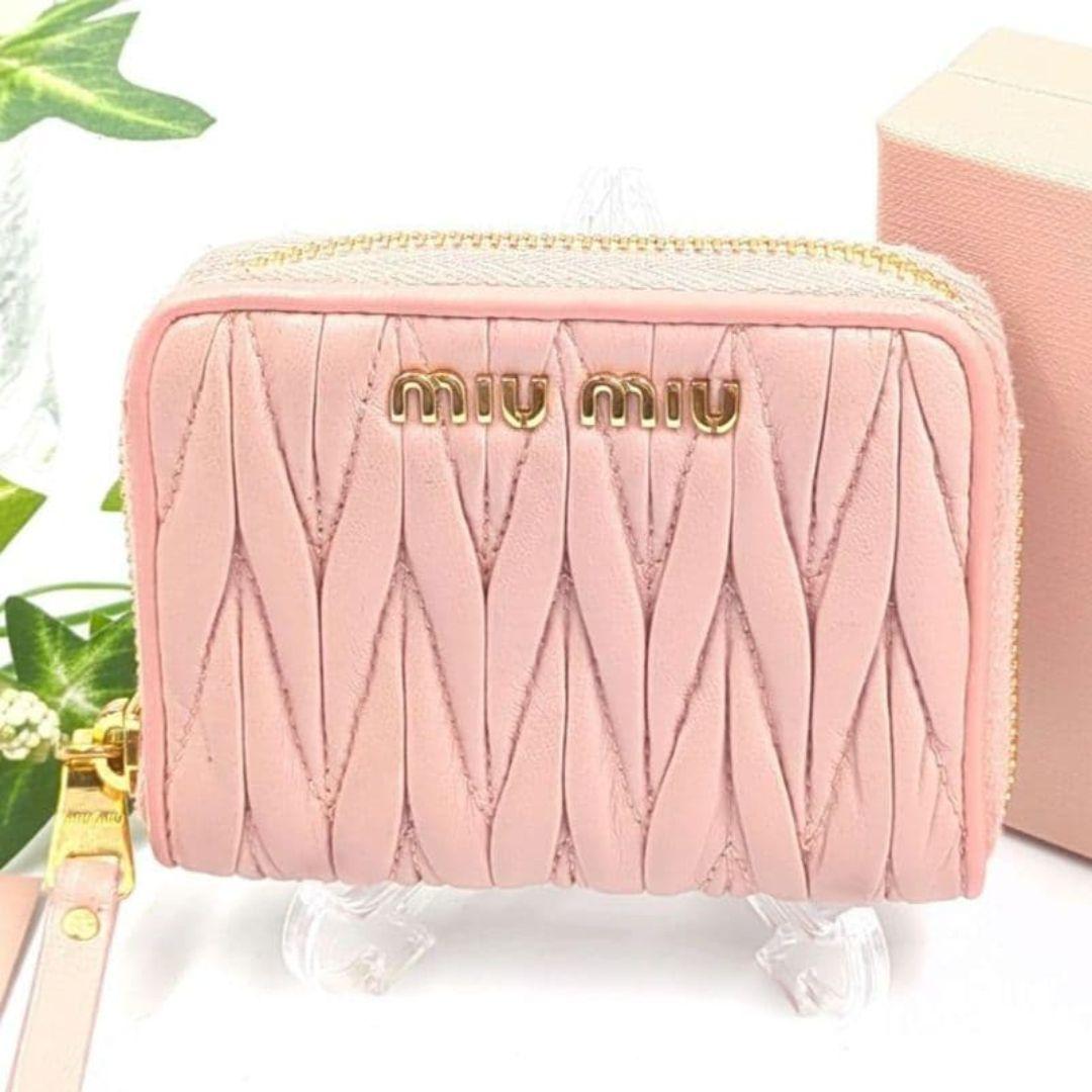 良品✨️miumiu マテラッセ　ピンクレザー　財布　コの字ファスナー