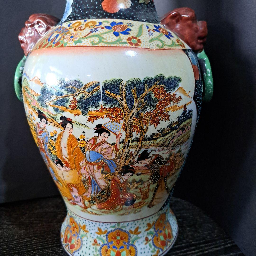 古伊万里　里帰り品　大型飾り壺　金彩粉彩　女人唐花図　獣双耳壷　輸出用
