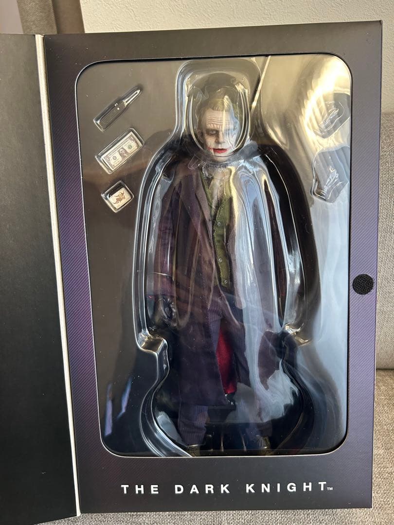 ダークナイト ジョーカー ホットトイズ THE JOKER フィギュア