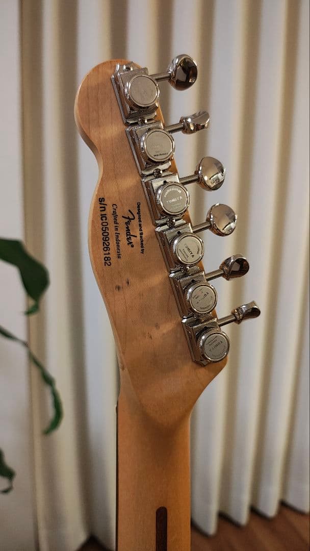 Squier FAT Telecaster Standard バタースコッチ