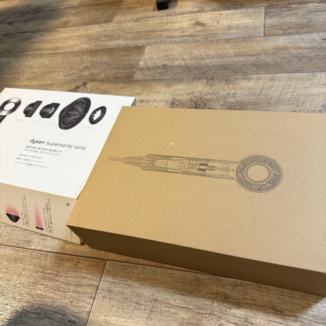 ジャンク品 ダイソン ドライヤー H08 ブラック 付属品アタッチメント未使用