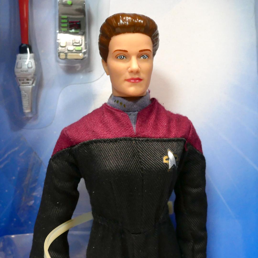 「スタートレック」９インチ アクションフィギュア　ジェインウェイ／セブン