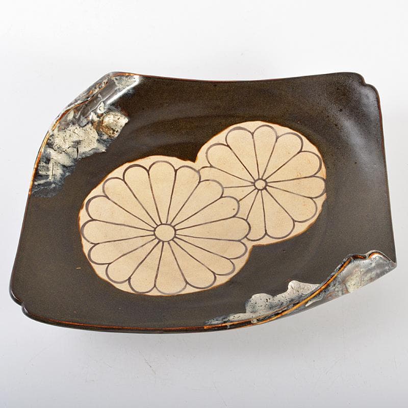 Tarou Kimoto　瀬戸黒加藤春鼎作菊文四方平鉢共箱C　R6658B