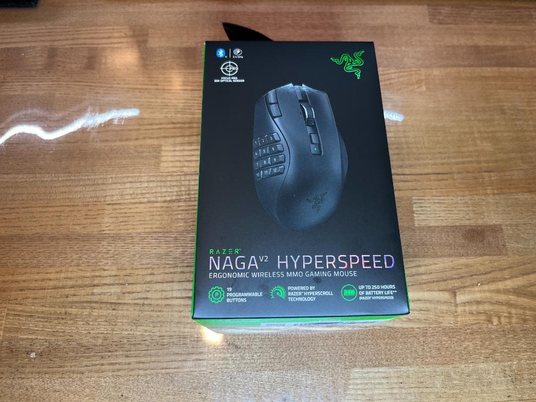 Razer Naga V2 Hyperspeed ワイヤレスゲーミングマウス本体
