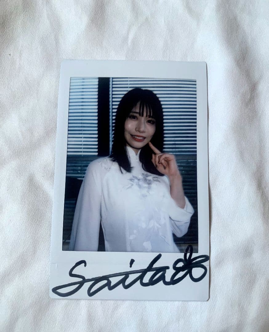 チャイナドレス 河北彩伽 河北彩花 直筆サイン入り チェキ