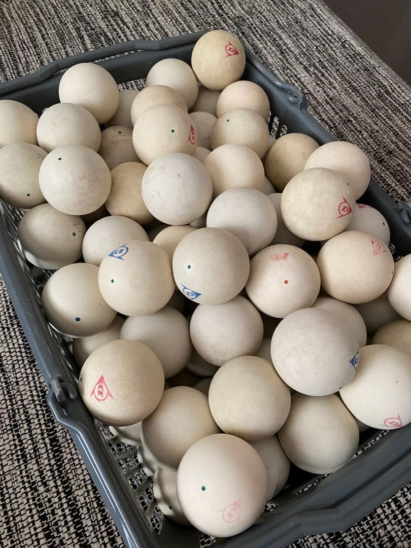 【中古】ソフトテニスボール130球／カゴ付き③