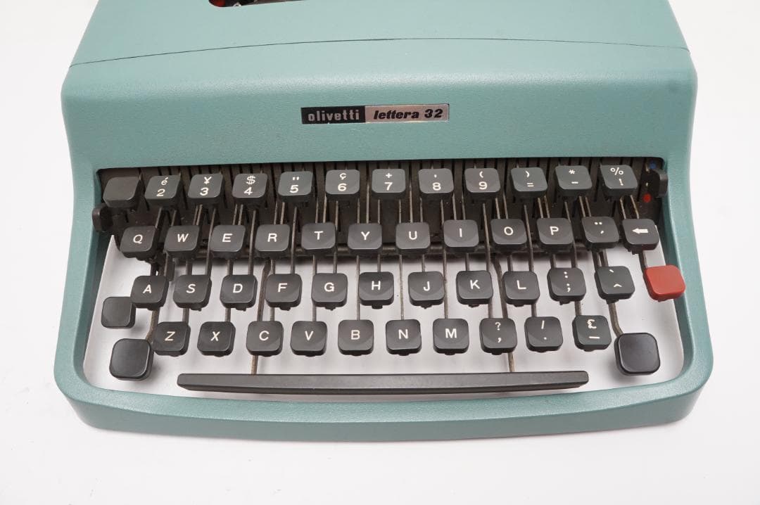 動作品　Olivetti Lettera 32 タイプライター　新品リボン付き