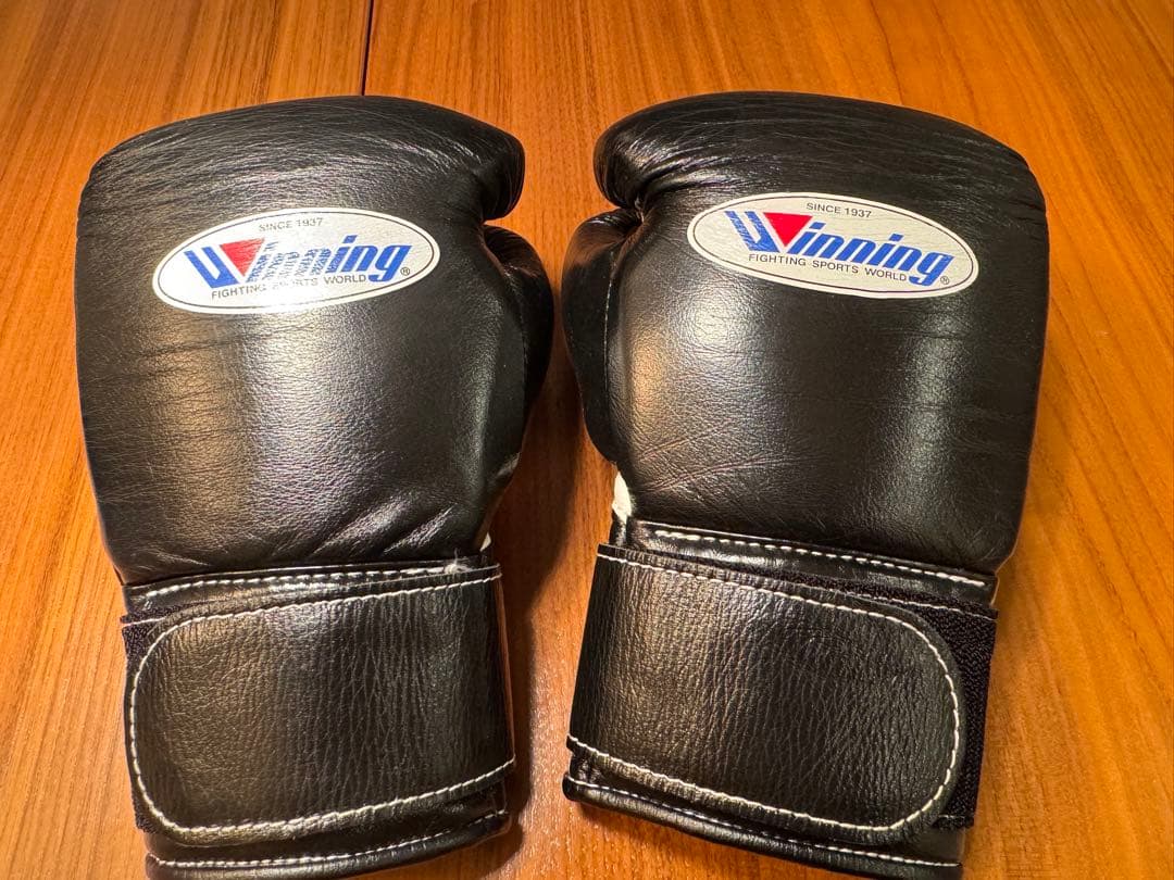 Winning ボクシンググローブ 8 oz ブラック