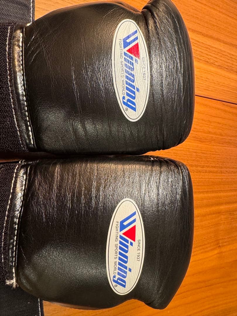 Winning ボクシンググローブ 8 oz ブラック