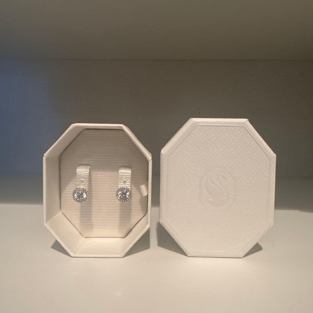 SWAROVSKI スタッドピアス 5636269 お買上げ証明書付き