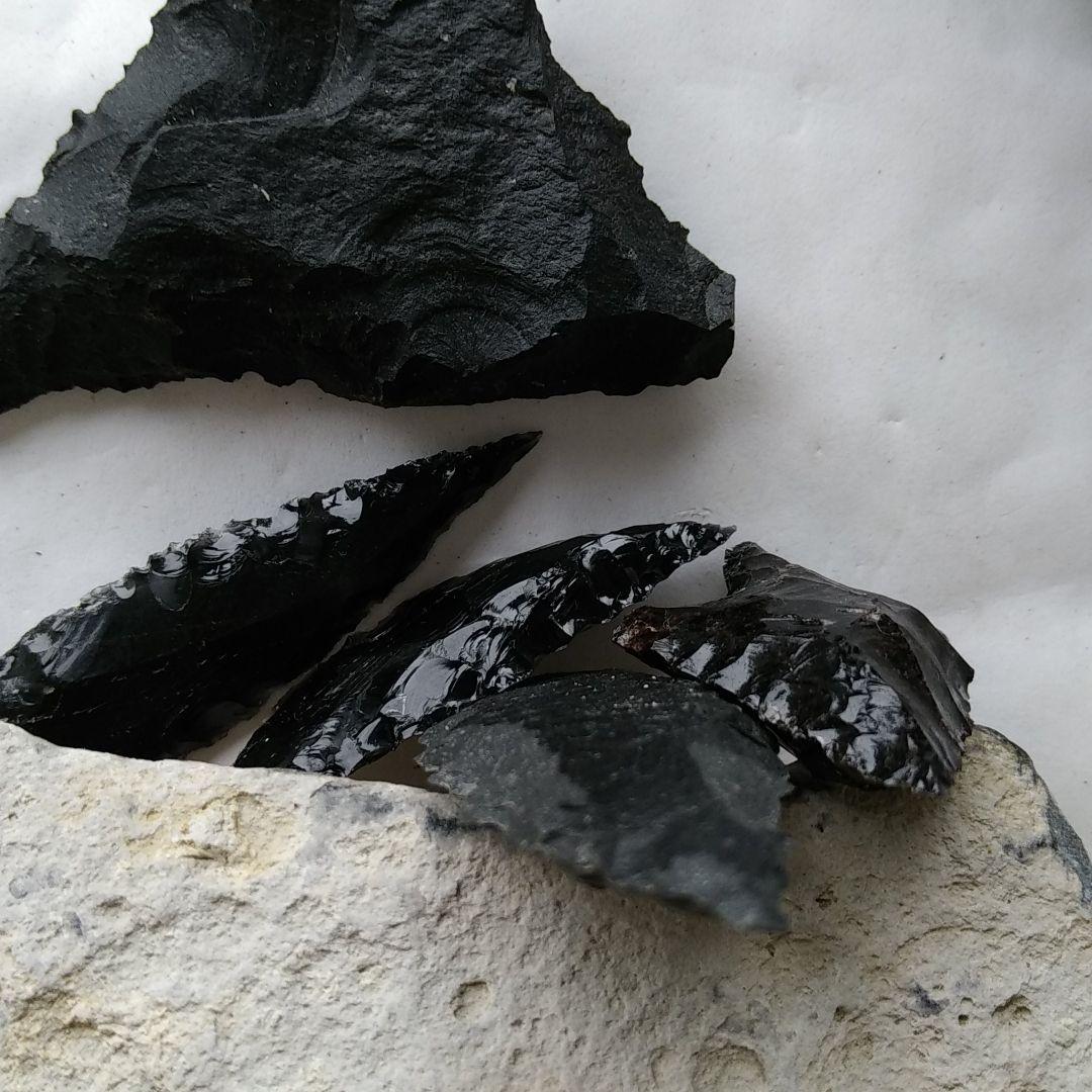 縄文時代石器　模写　　黒曜石　サヌカイト　　　210　パワーストーン