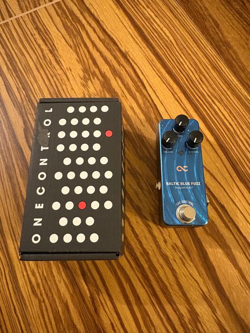ギター One Control Baltic Blue Fuzz