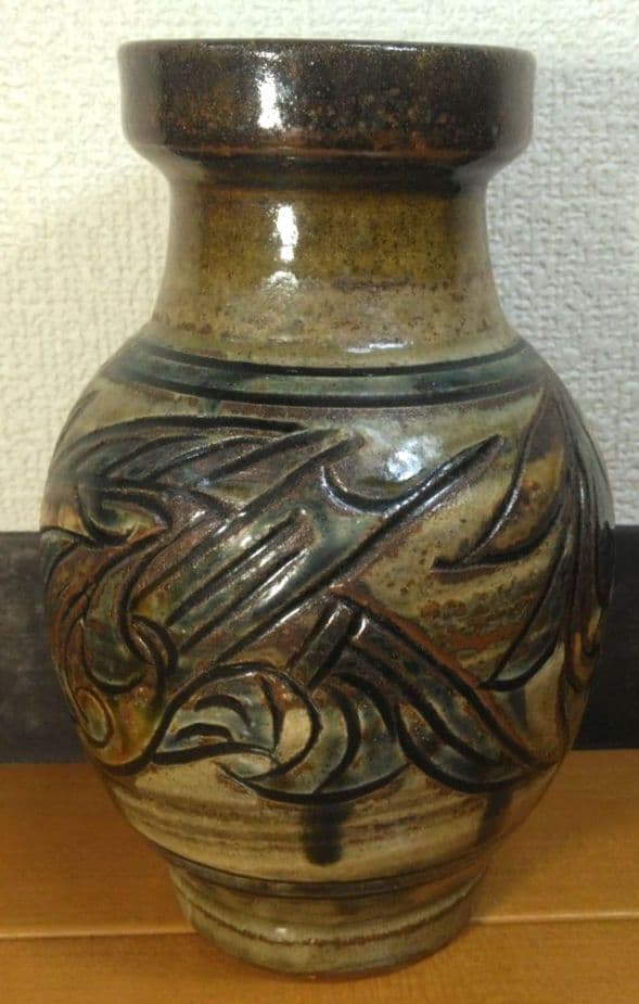 【緑一色】人間国宝 金城次郎 海老魚文花瓶 栞 共箱 無傷 壷屋焼やちむん