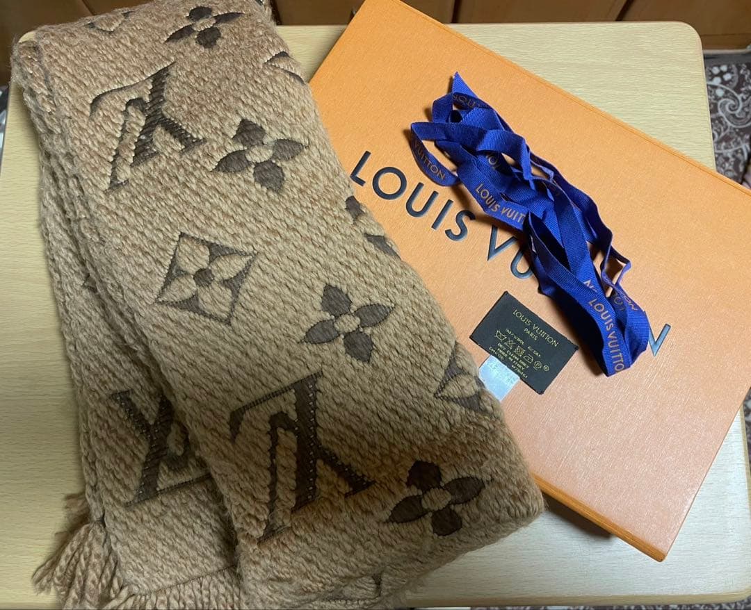 ルイヴィトン　マフラー LOUIS VUITTON エシャルプロゴマニア