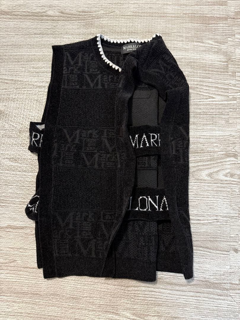 マークアンドロナ　ベスト　一度だけ使用‼️