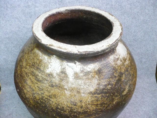 越前焼 自然釉 壷 刻印有り [B31502]