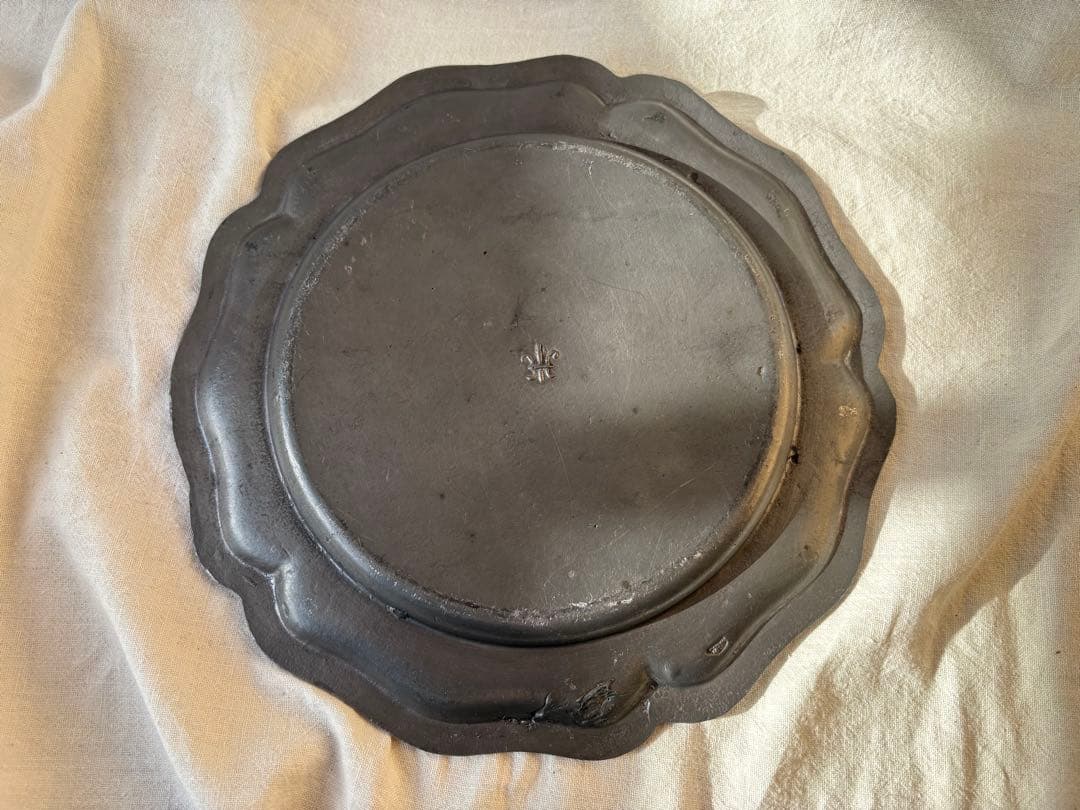 フランスアンティーク　エタン　花リム皿　ピューター皿