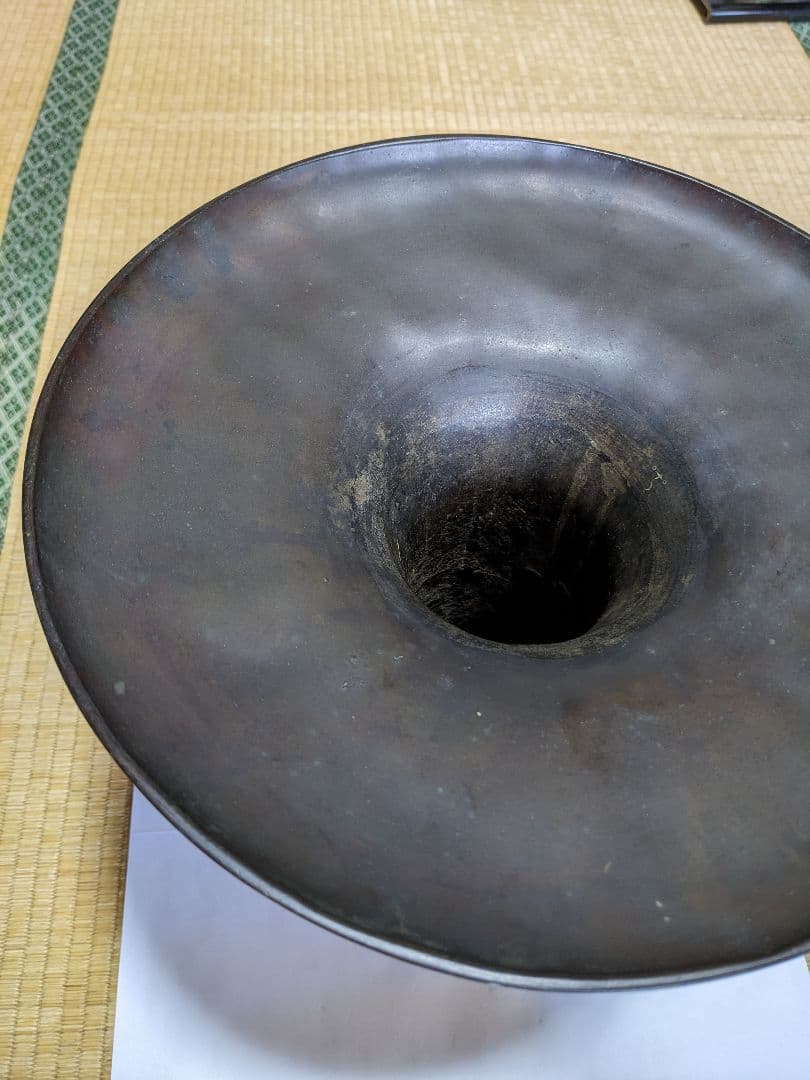 ♦古作 古銅 鎚起 盤口形 雷文様形双耳 三足 花器 大正時代 明治時代 骨董品