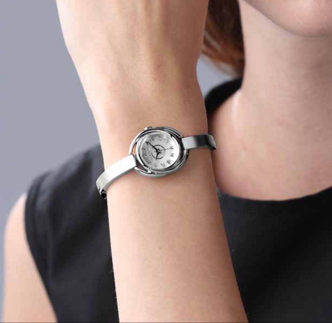 スタージュエリーエコー　シルバー時計