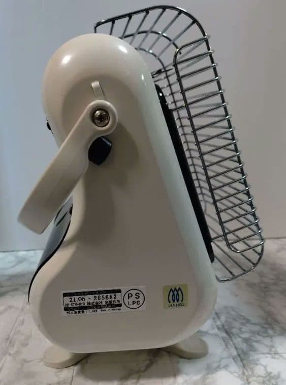 未使用品 イワタニ　カセットガスストーブ　マイ暖　CB-STV-MYD