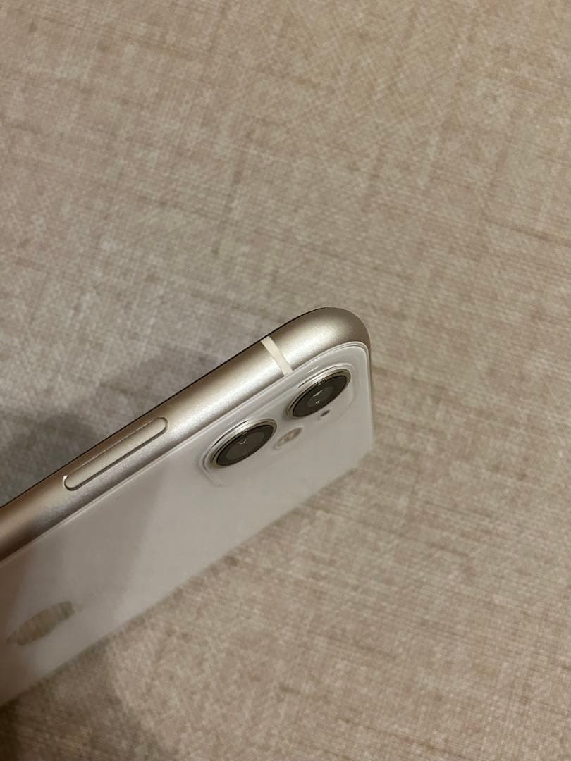 iPhone 11 ホワイト 64 GB