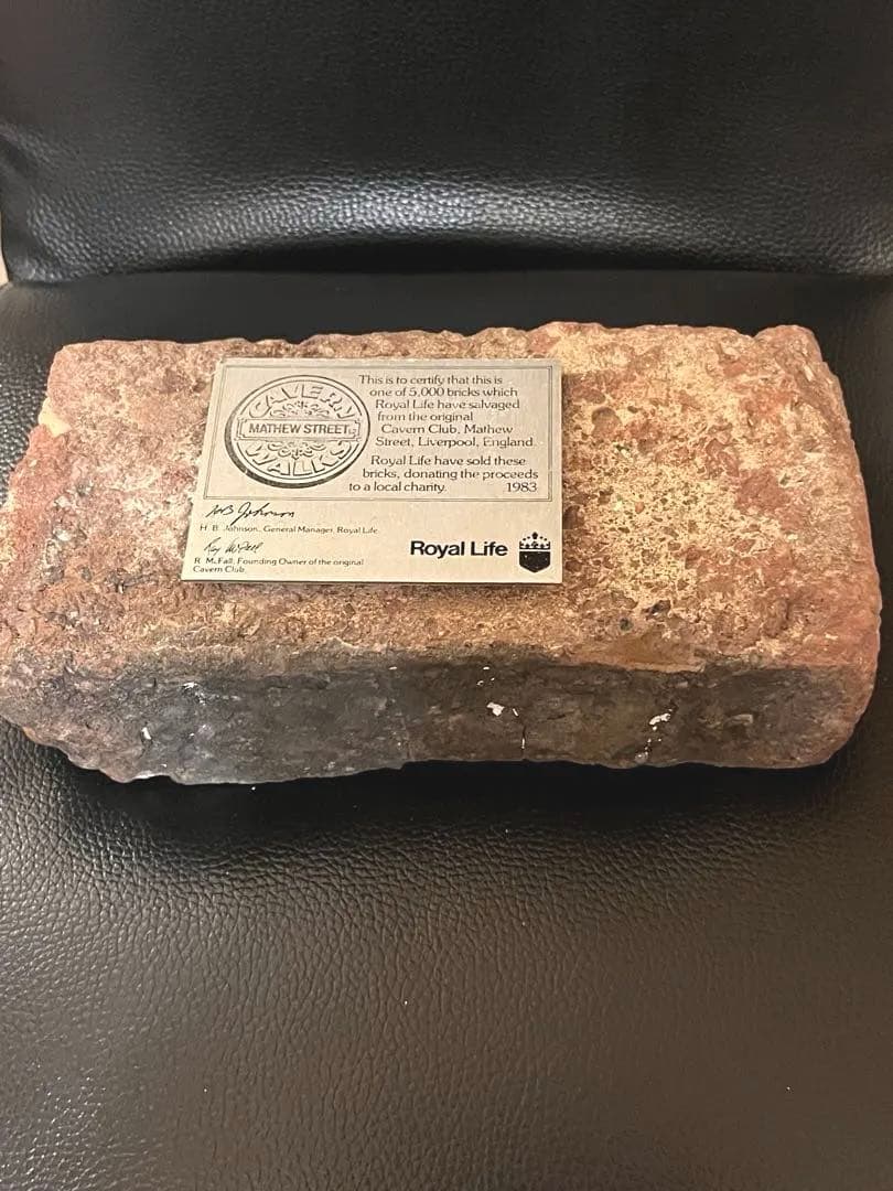 ビートルズ　キャヴァーンクラブ　LIVEハウス　解体レンガ5000分の1