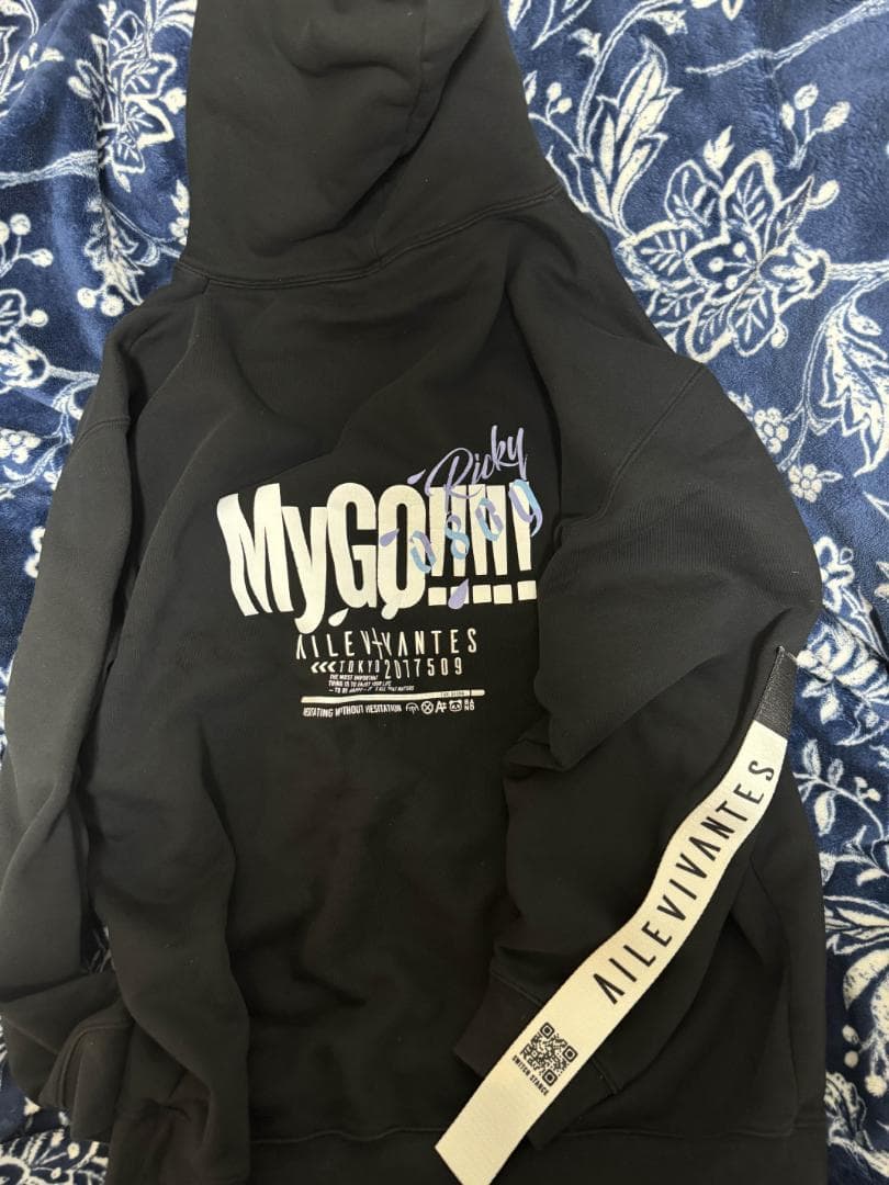 椎名 立希×AILE VIVANTES コラボ限定プルオーバーパーカー