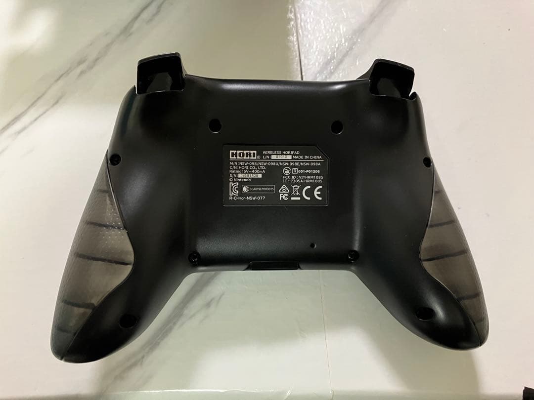 送料無料　美品　Nintendo Switch 本体 ホリコン付き