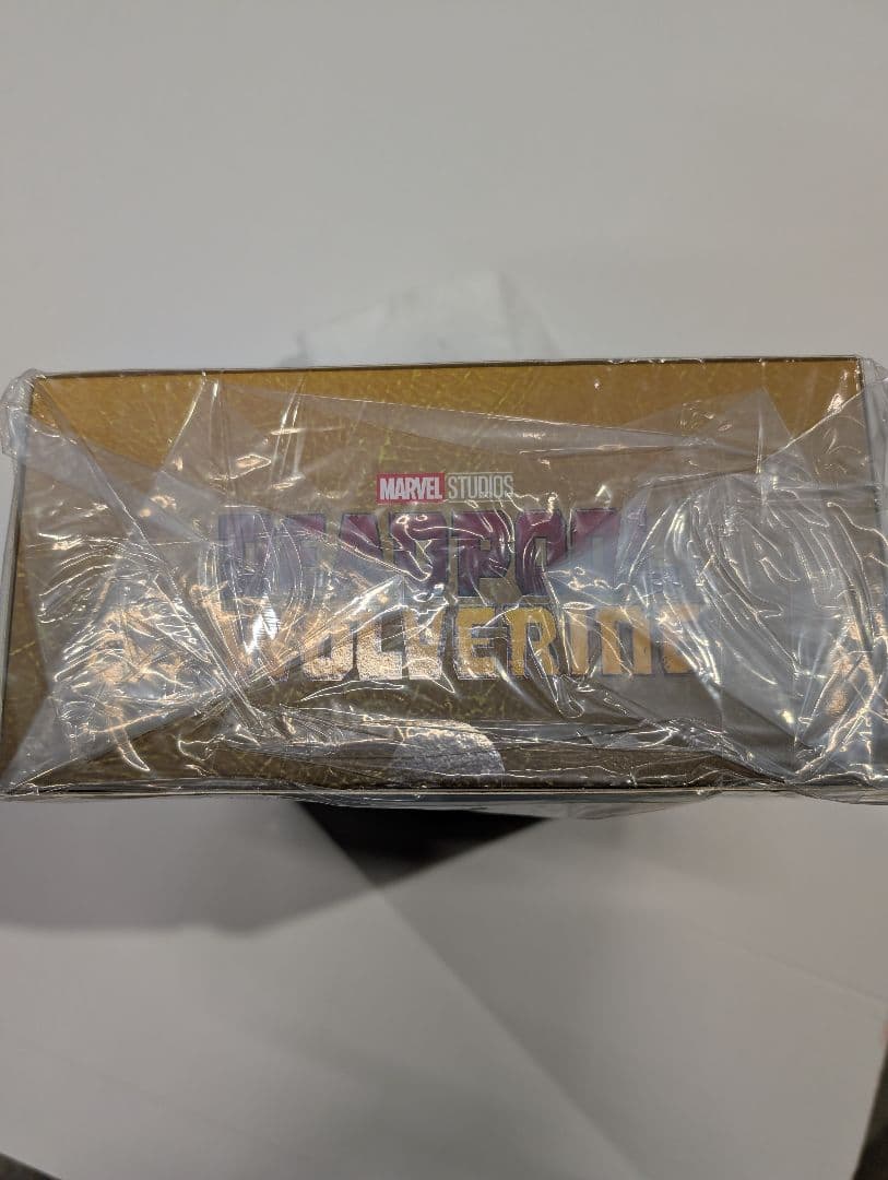 ホットトイズ　ウルヴァリン　ブラウンスーツ版