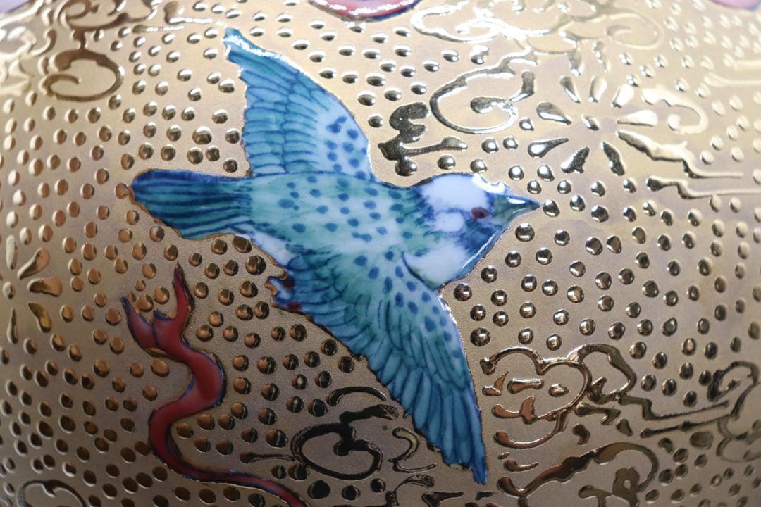 豪華　金彩　色絵獅子紋壺　送料込み250923