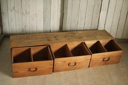 味のある横長の木製引き出し3杯　ローテーブル　飾り台　作業台　古家具　古民家