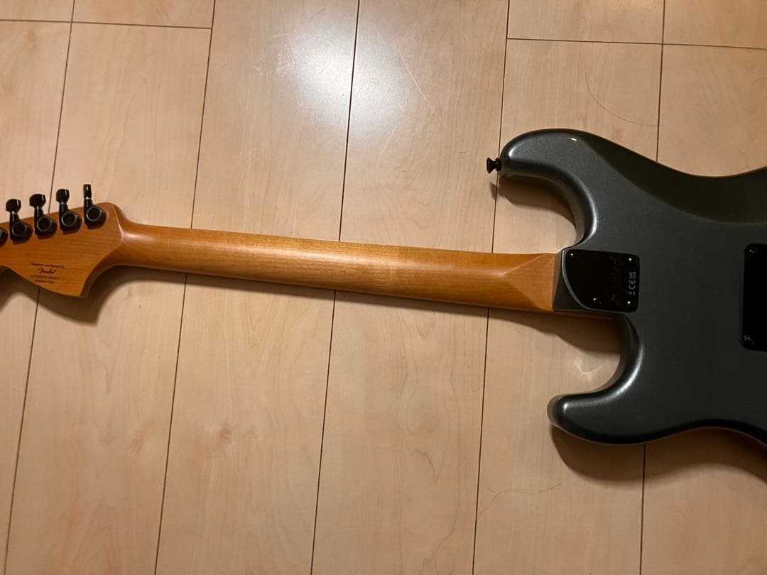 Squier Stratocaster メタリックグレー