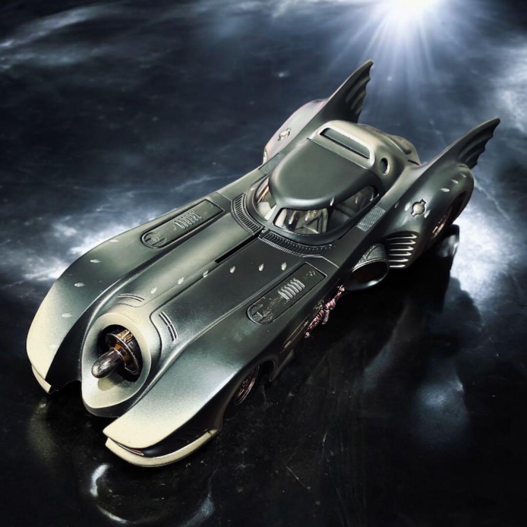 ホットウィール　バトルダメージリミテッドエディション　バットモービル　バットマン